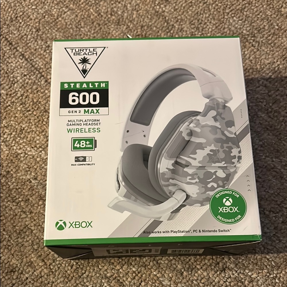 White Over-Ear Headphones with Multiplatform Compatibility